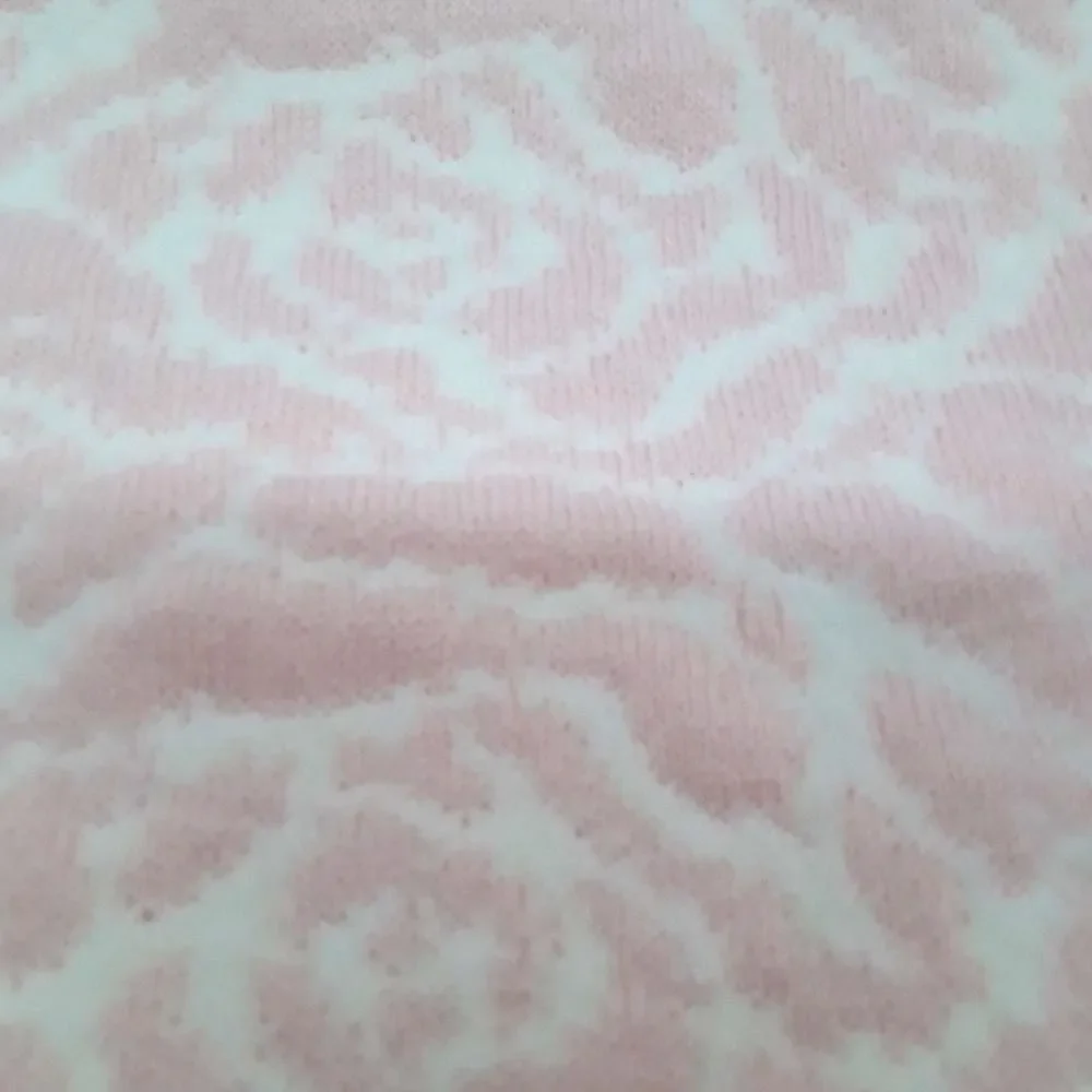 NWT Karl Lagerfeld Paris Women's Loop Infinity Scarf Pink/White Rose‎
